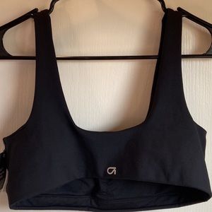Gap black sports bra ( like new) SIZE. XS👛👛✅🛍️🛍️
